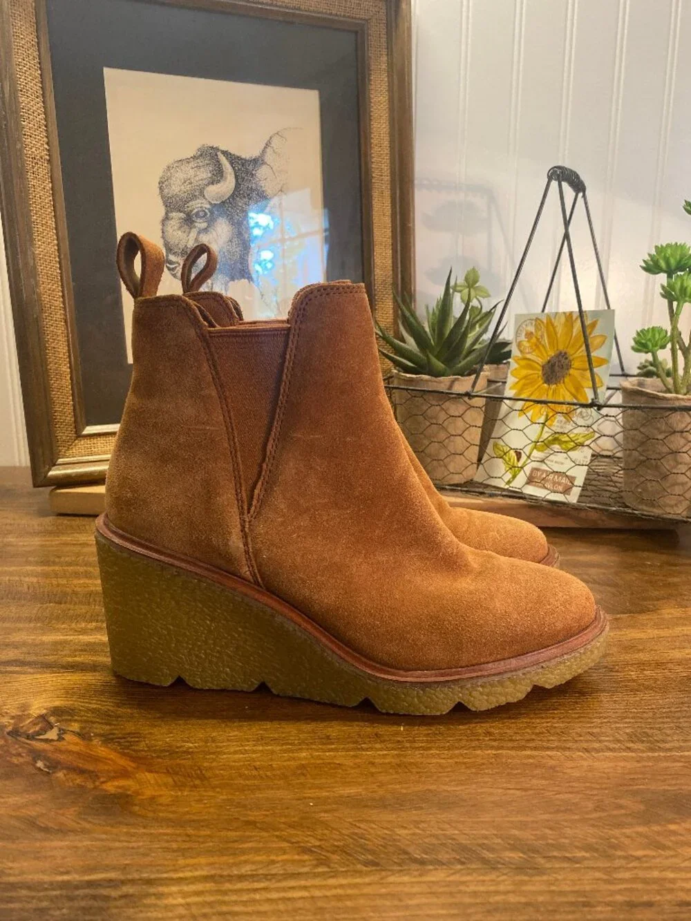 CLARKS Clarkford Top Chelsea Boot - Suede Leather Wedge Ankle Boots - Size 6.5